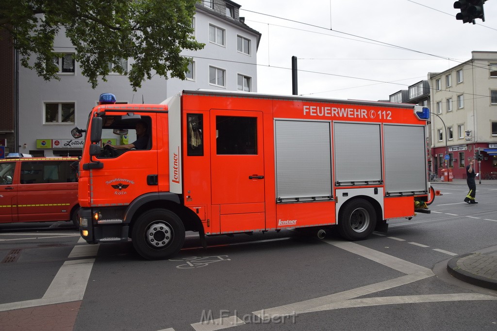 Feuer 3 Koeln Zollstock Hoenninger Weg P379.JPG - Miklos Laubert